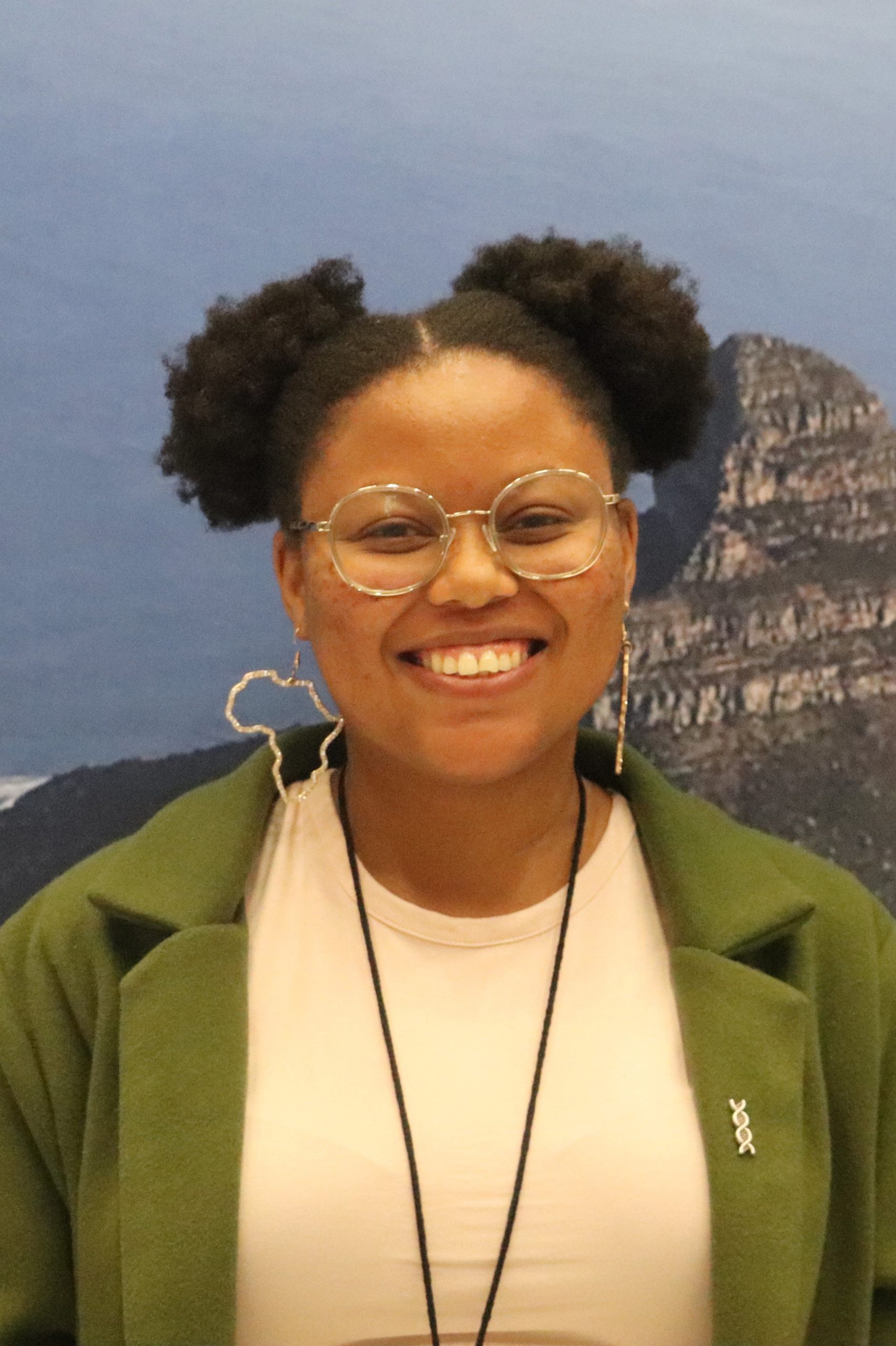 Nosipho Hlalukana profile